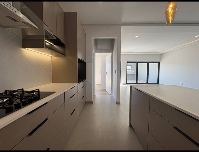4 BEDROOM HOUSE FOR SALE IN SANDOWN
